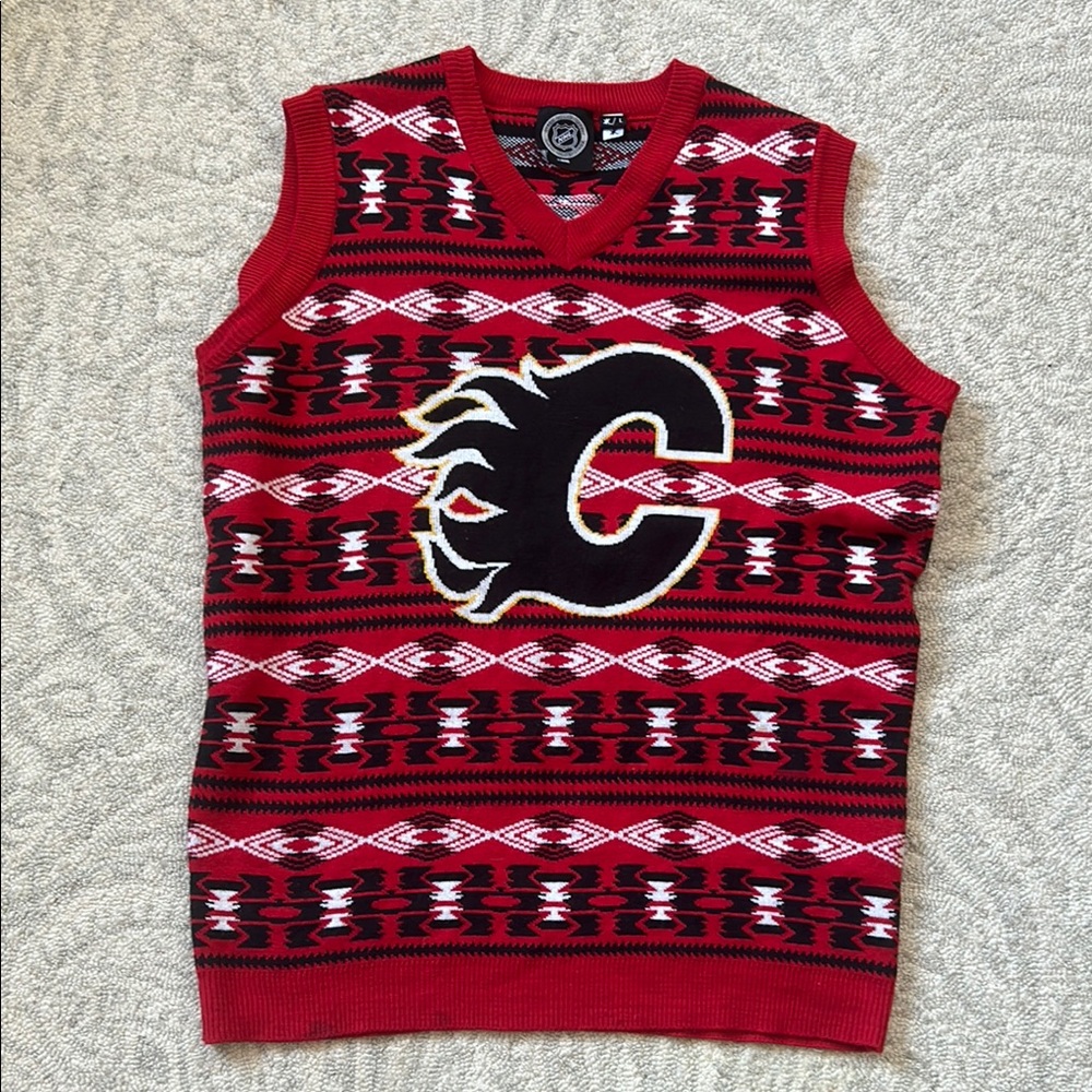 NHL Red and Black Calgary Flames Sweater Vest Large